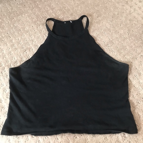 black cropped tank top - Picture 2 of 4